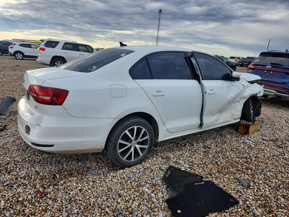 56137736 :رقم المزاد ، 3VWDB7AJ5HM364397 vin ، 2017 Volkswagen Jetta مزاد بيع