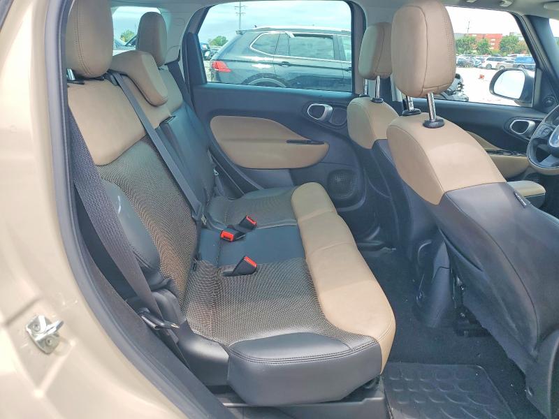 58620196 :رقم المزاد ، ZFBCFACH4FZ033772 vin ، 2015 Fiat 500l مزاد بيع