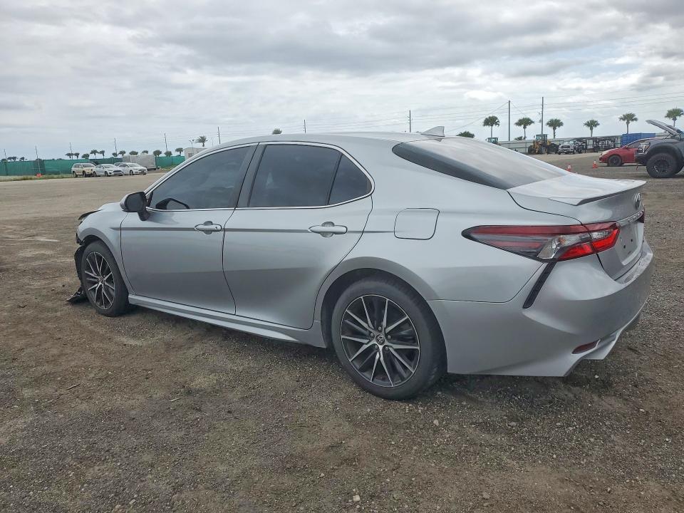 2022 Toyota Camry მანქანა იყიდება აუქციონზე, vin: 4T1G11AK9NU652953, აუქციონის ნომერი: 56059076