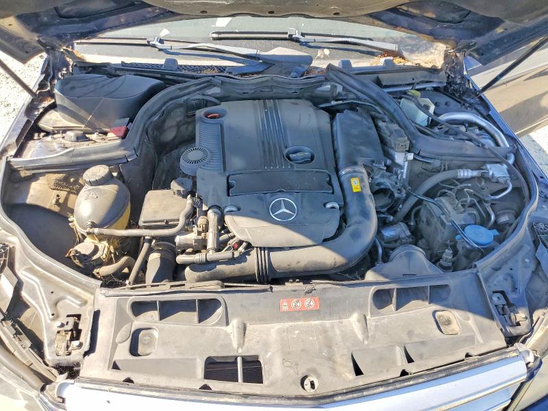 58045096 :رقم المزاد ، WDDGF4HB2CA615826 vin ، 2012 Mercedes-benz C مزاد بيع