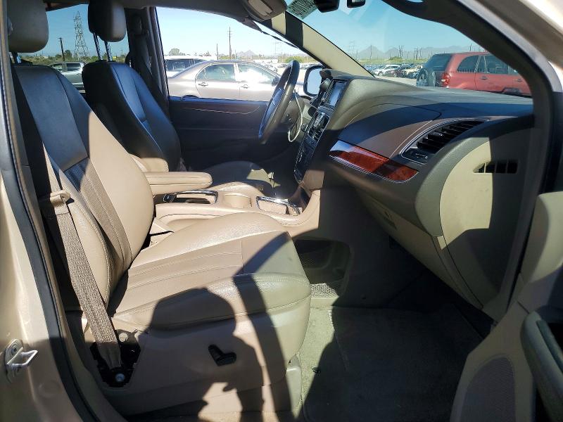 58077016 :رقم المزاد ، 2C4RC1CG4FR573320 vin ، 2015 Chrysler Town & Country مزاد بيع