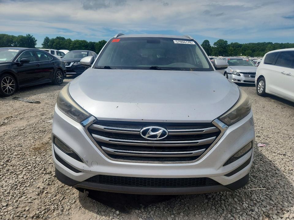 57066176 :رقم المزاد ، KM8J33A25GU040232 vin ، 2016 Hyundai Tucson مزاد بيع