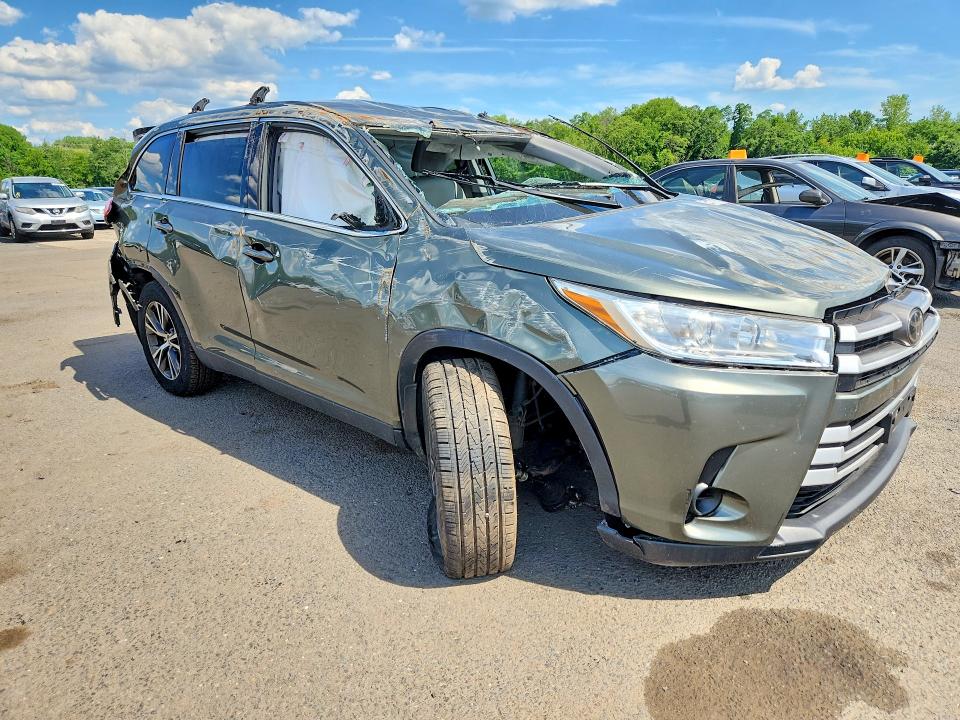 Продаж на аукціоні авто 2019 Toyota Highlander, vin: 5TDBZRFH6KS943400, номер лоту: 57709386