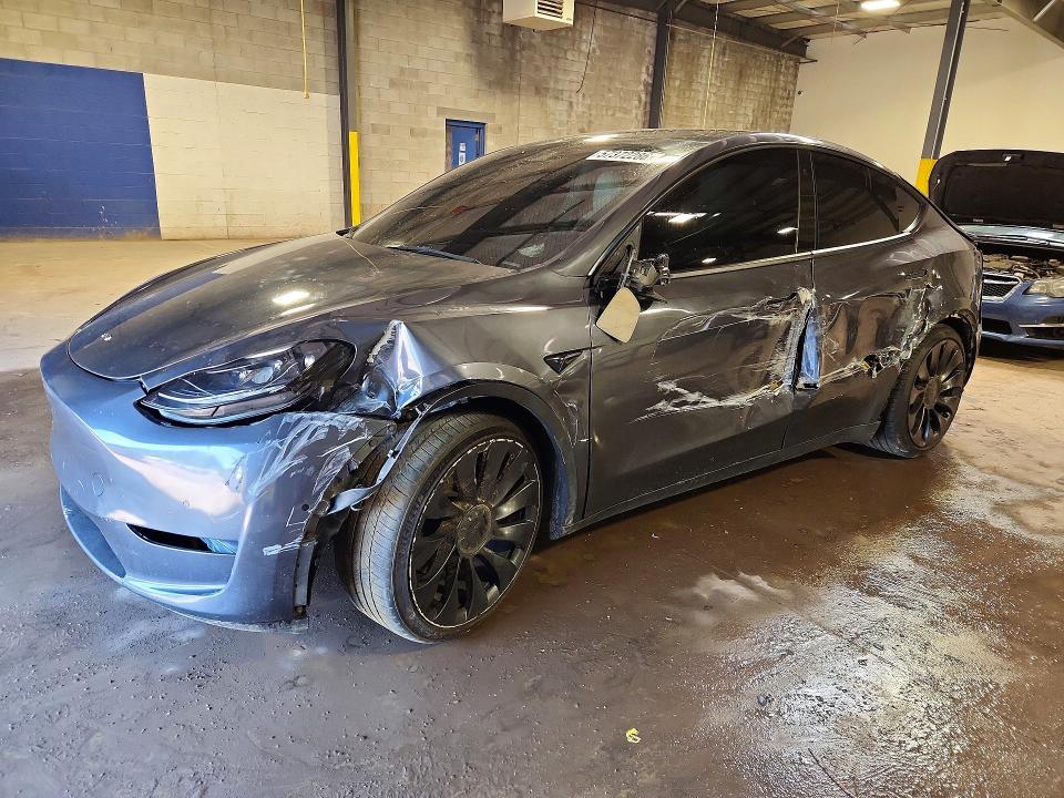2022 Tesla Model Y მანქანა იყიდება აუქციონზე, vin: 7SAYGDEF9NF397660, აუქციონის ნომერი: 57372286