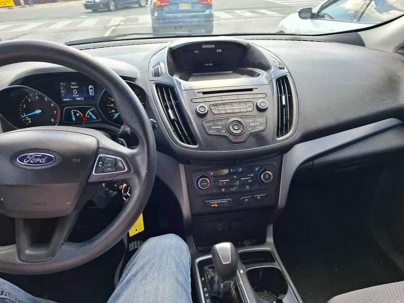 2017 Ford Escape მანქანა იყიდება აუქციონზე, vin: 1FMCU0GDXHUB17014, აუქციონის ნომერი: 58014506