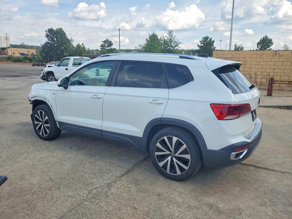 55489266 :رقم المزاد ، 3VVWX7B20NM049041 vin ، 2022 Volkswagen Taos مزاد بيع
