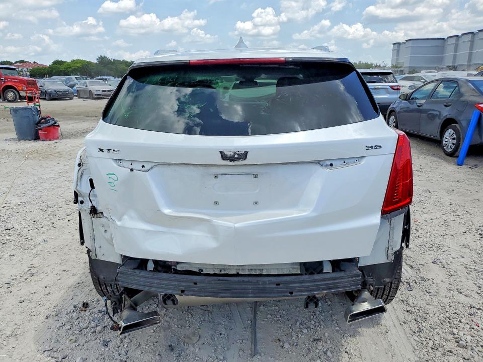 56191476 :رقم المزاد ، 1GYKNERS8JZ140347 vin ، 2018 Cadillac Xt5 مزاد بيع