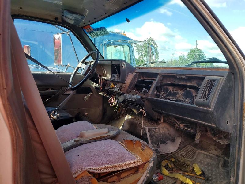 56500076 :رقم المزاد ، 1GBT7H4C8YJ502762 vin ، 2000 Chevrolet C-series مزاد بيع