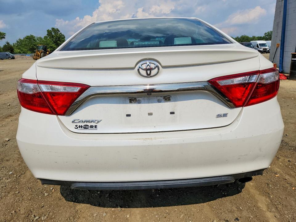 57522806 :رقم المزاد ، 4T1BF1FK8HU450968 vin ، 2017 Toyota Camry مزاد بيع