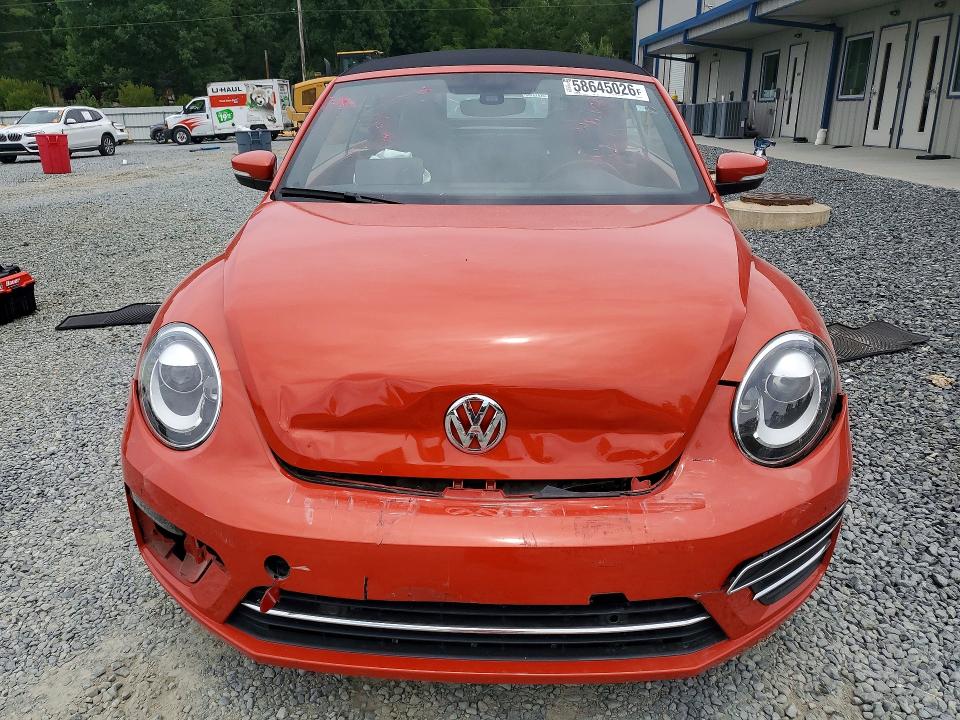 58645026 :رقم المزاد ، 3VW517AT2HM823149 vin ، 2017 Volkswagen Beetle مزاد بيع