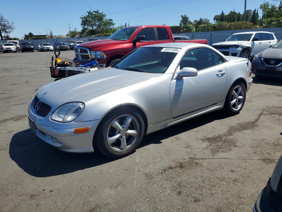 Auction sale of the 2001 Mercedes-benz Slk, vin: WDBKK65FX1F199140, lot number: 55931006