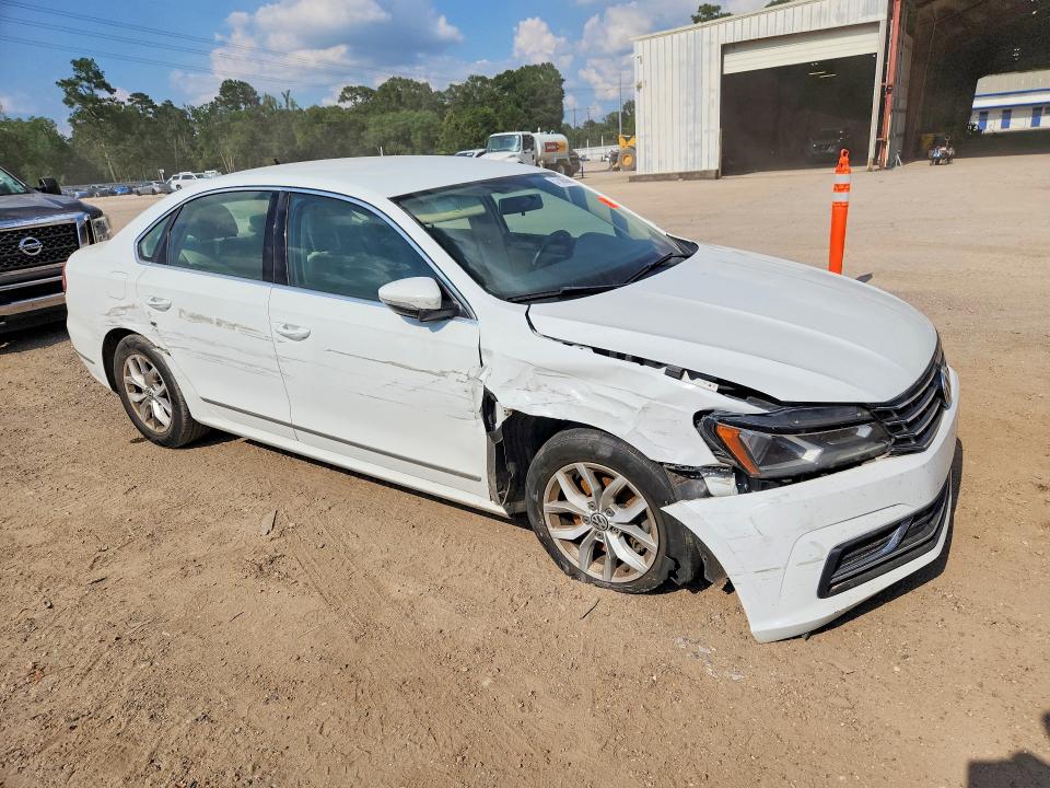 Продаж на аукціоні авто 2017 Volkswagen Passat, vin: 1VWAT7A34HC009613, номер лоту: 57309366