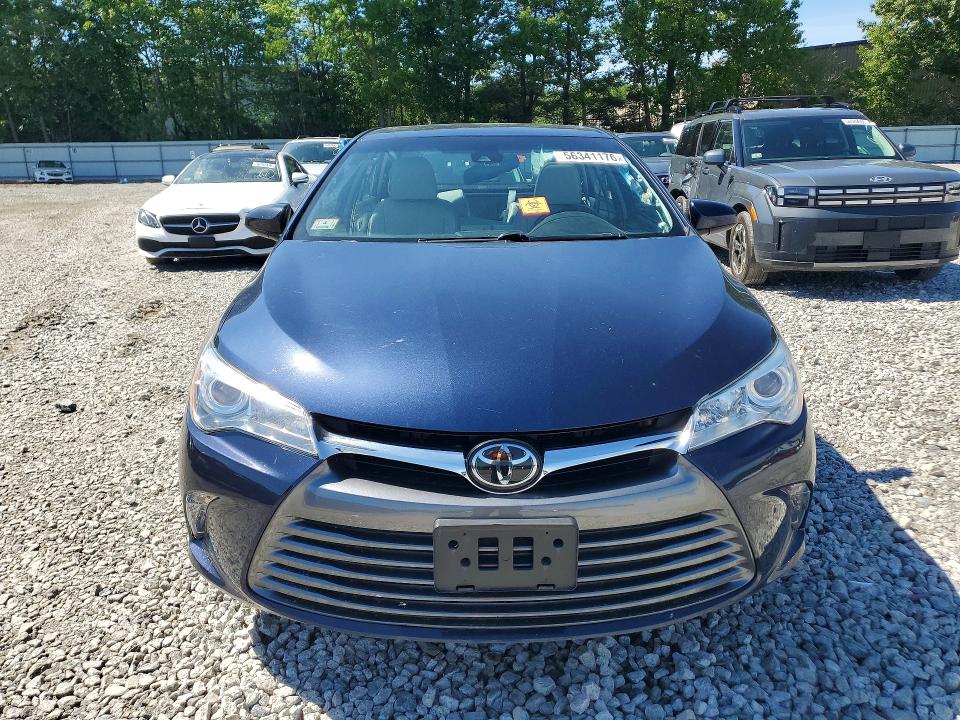 2015 Toyota Camry მანქანა იყიდება აუქციონზე, vin: 4T1BF1FK7FU947393, აუქციონის ნომერი: 56341176