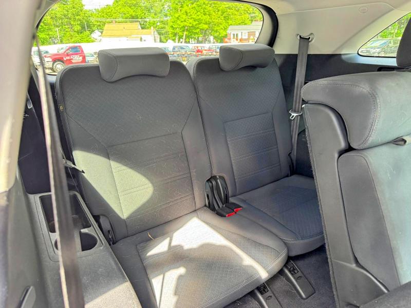 56050886 :رقم المزاد ، 5XYPGDA5XHG334182 vin ، 2017 Kia Sorento مزاد بيع