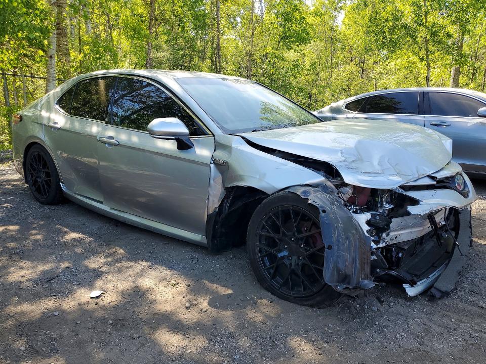 55141036 :رقم المزاد ، 4T1B21HK6JU001061 vin ، 2018 Toyota Camry Hybrid مزاد بيع