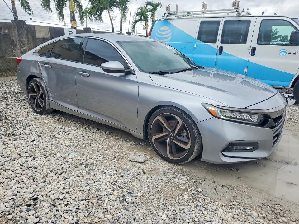 Продаж на аукціоні авто 2018 Honda Accord, vin: 1HGCV1F33JA131541, номер лоту: 55545476