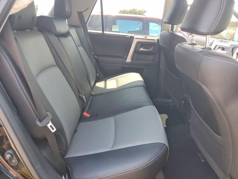 58517726 :رقم المزاد ، JTEFU5JRXN5258072 vin ، 2022 Toyota 4runner مزاد بيع