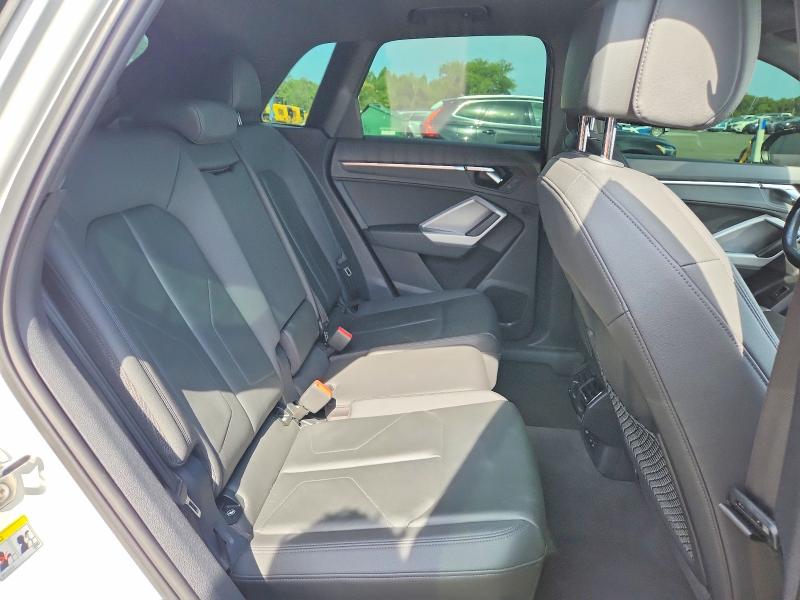 55896286 :رقم المزاد ، WA1AUCF39M1091596 vin ، 2021 Audi Q3 مزاد بيع