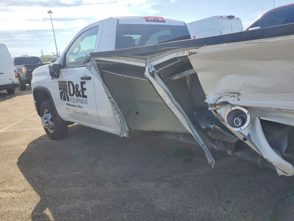 55570256 :رقم المزاد ، 1GB3KSE70SF142054 vin ، 2025 Chevrolet Silverado مزاد بيع