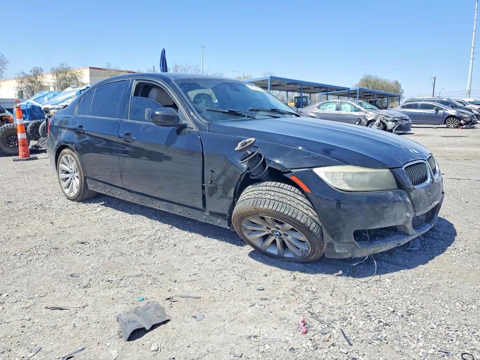 56798066 :رقم المزاد ، WBAPH5G53BNM81063 vin ، 2011 Bmw 328 مزاد بيع
