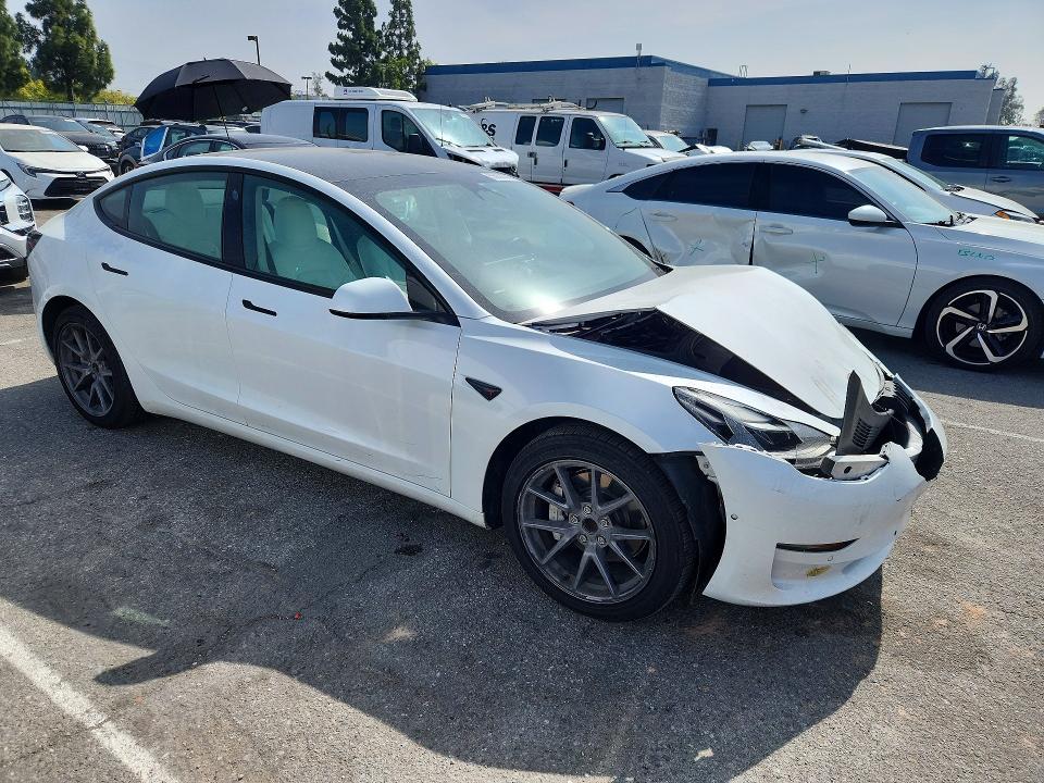 55956376 :رقم المزاد ، 5YJ3E1EA5NF339822 vin ، 2022 Tesla Model 3 مزاد بيع