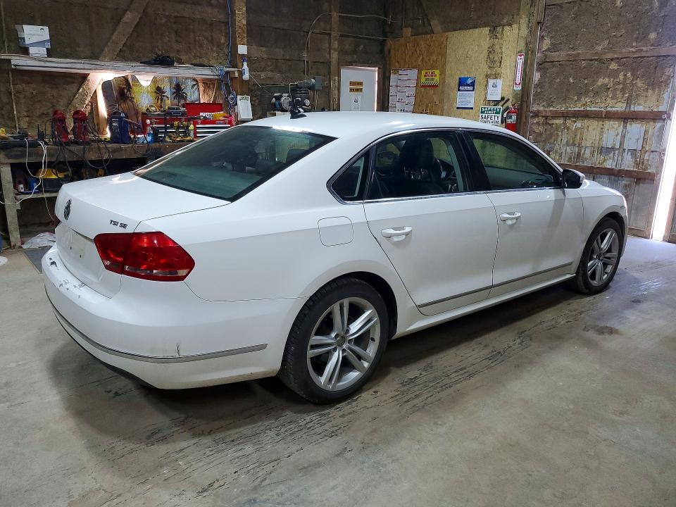 2015 Volkswagen Passat მანქანა იყიდება აუქციონზე, vin: 1VWBS7A35FC042124, აუქციონის ნომერი: 57398976