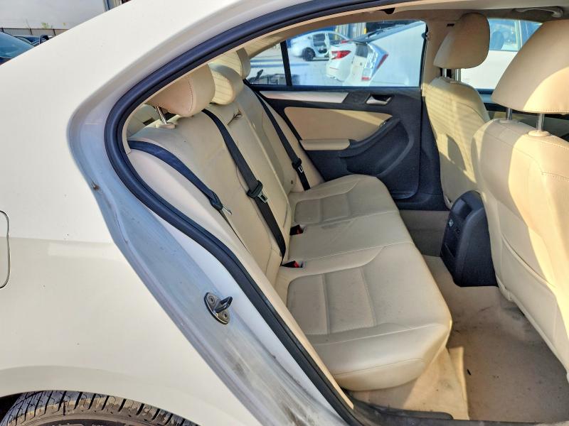 58543346 :رقم المزاد ، 3VWD17AJ8EM407855 vin ، 2014 Volkswagen Jetta مزاد بيع