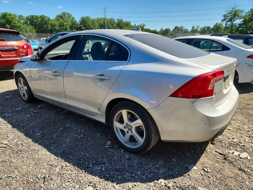 56126086 :رقم المزاد ، YV1622FSXC2049573 vin ، 2012 Volvo S60 مزاد بيع