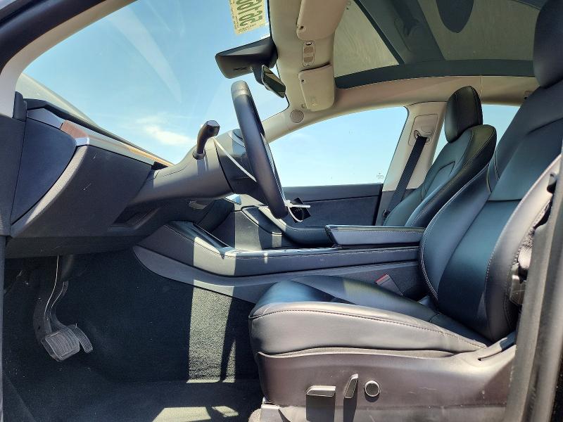 56166756 :رقم المزاد ، 7SAYGDEE8NF511378 vin ، 2022 Tesla Model Y مزاد بيع
