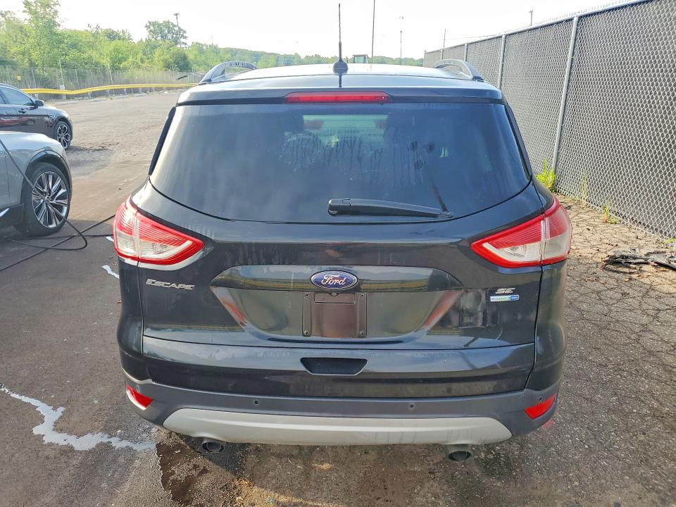 2014 Ford Escape მანქანა იყიდება აუქციონზე, vin: 1FMCU9GX0EUD61717, აუქციონის ნომერი: 58922986