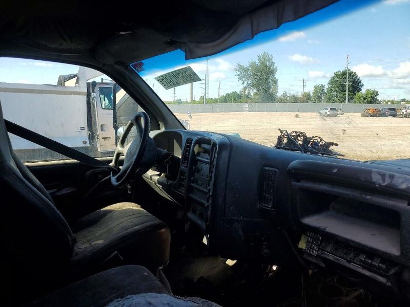 56500096 :رقم المزاد ، 1GBP8C1CX4F504824 vin ، 2004 Chevrolet C8500 مزاد بيع