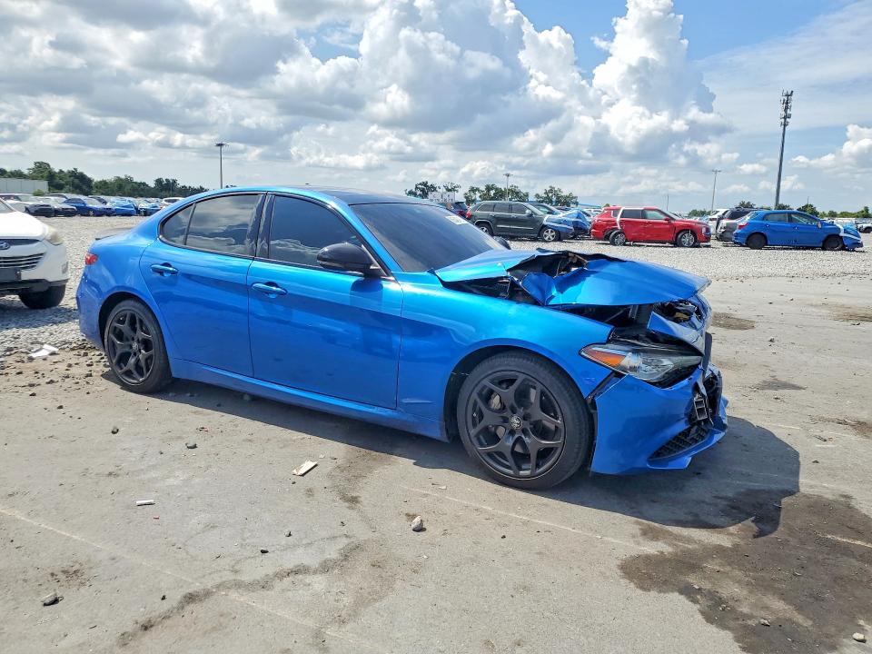 56542416 :رقم المزاد ، ZARFAMAN4M7645875 vin ، 2021 Alfa Romeo Giulia مزاد بيع