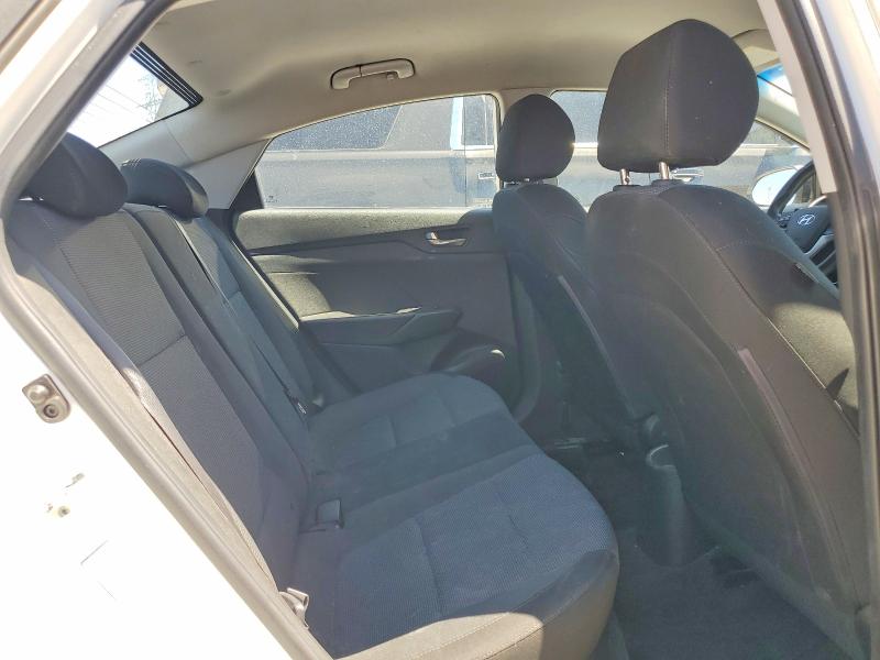 57577986 :رقم المزاد ، 3KPC24A3XJE012219 vin ، 2018 Hyundai Accent مزاد بيع