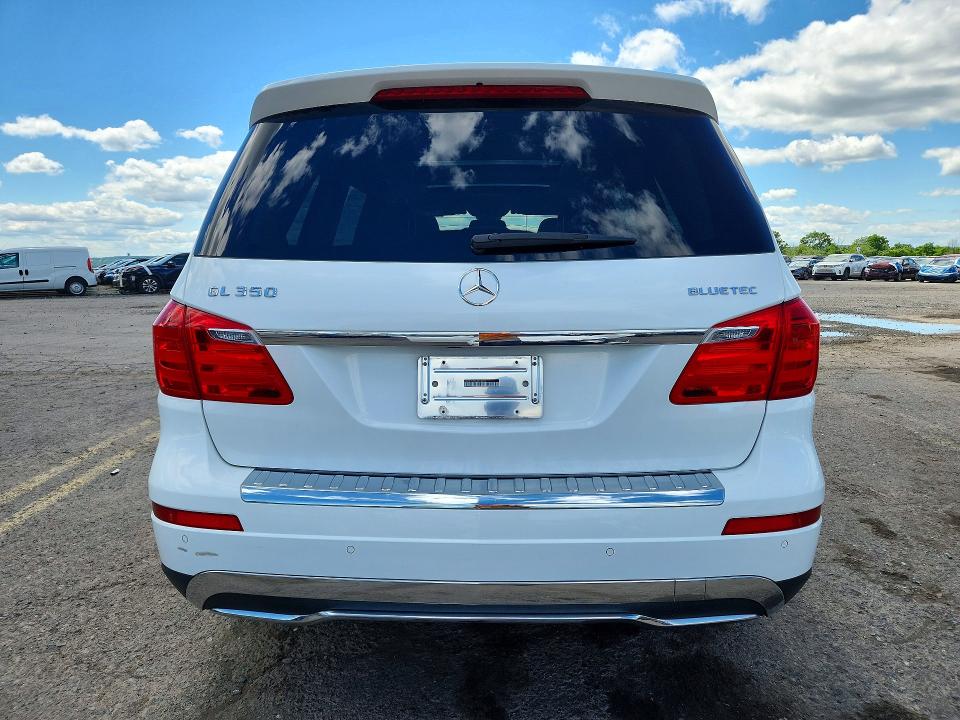 Продажа на аукционе авто 2015 Mercedes-benz Gl, vin: 4JGDF2EE6FA464604, номер лота: 57438996