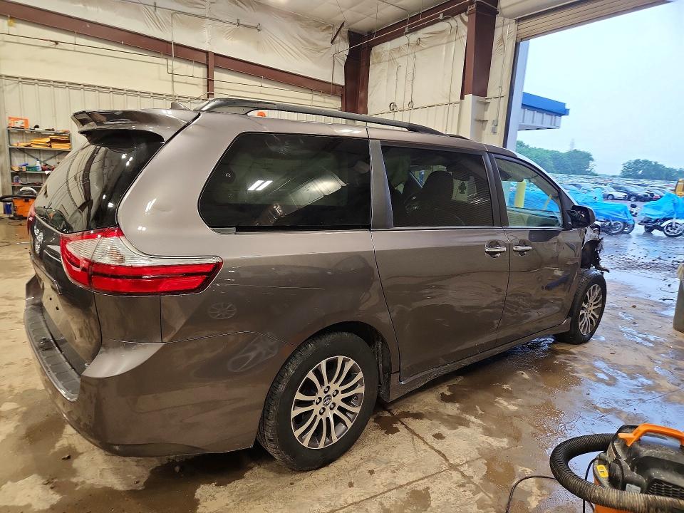 Продаж на аукціоні авто 2019 Toyota Sienna, vin: 5TDYZ3DC6KS011678, номер лоту: 55572616