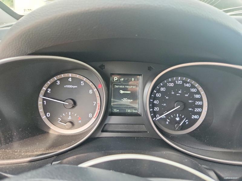 2017 Hyundai Santa Fe მანქანა იყიდება აუქციონზე, vin: 5NMZUDLB3HH042819, აუქციონის ნომერი: 55608166
