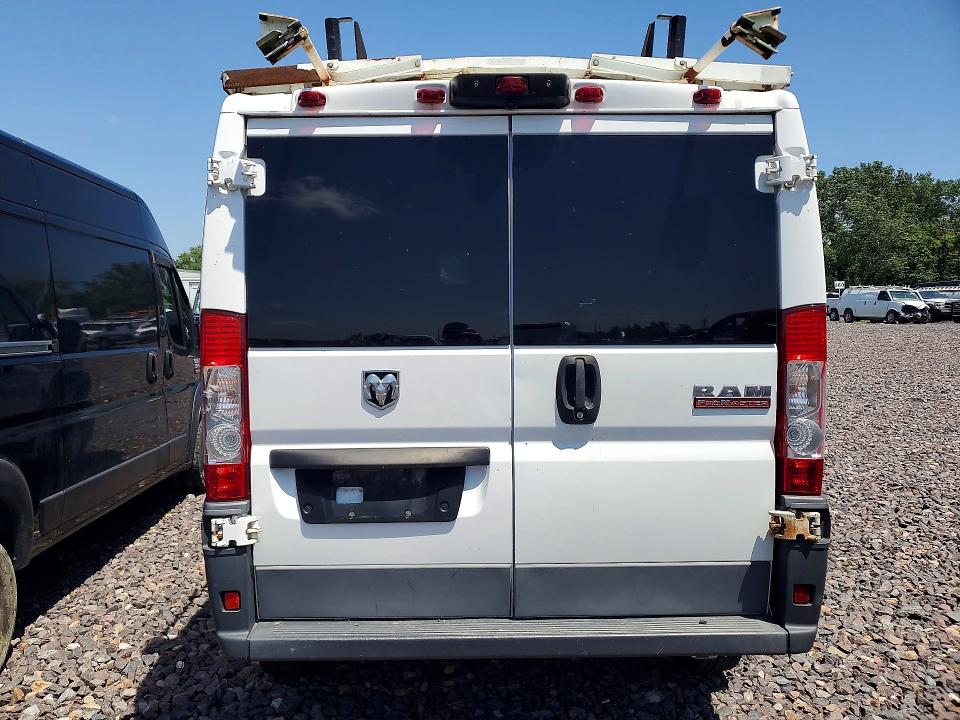 55895446 :رقم المزاد ، 3C6TRVAG7HE549054 vin ، 2017 Ram Promaster 1500 مزاد بيع