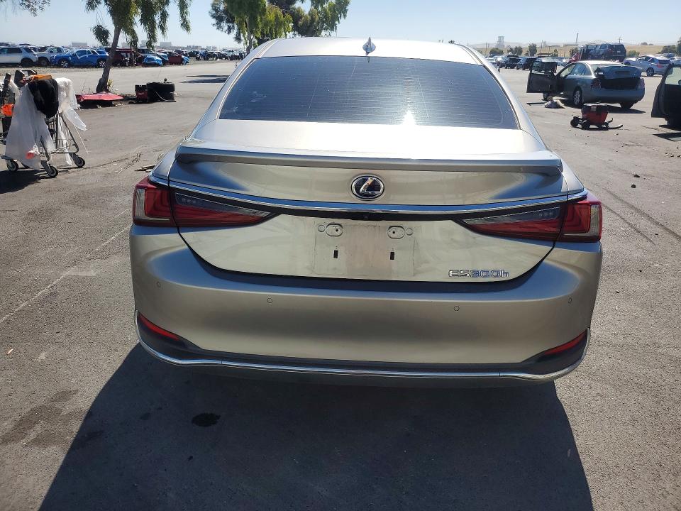 55789646 :رقم المزاد ، 58AB21B14KU004230 vin ، 2019 Lexus Es مزاد بيع