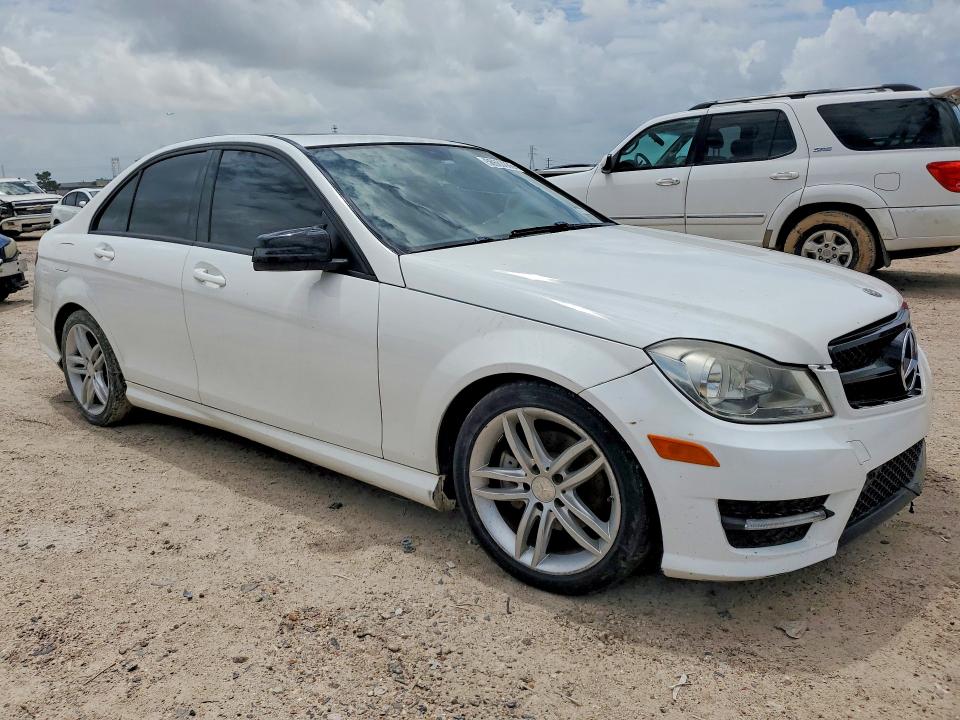Продажа на аукционе авто 2013 Mercedes-benz C, vin: WDDGF4HB6DR287619, номер лота: 56663086