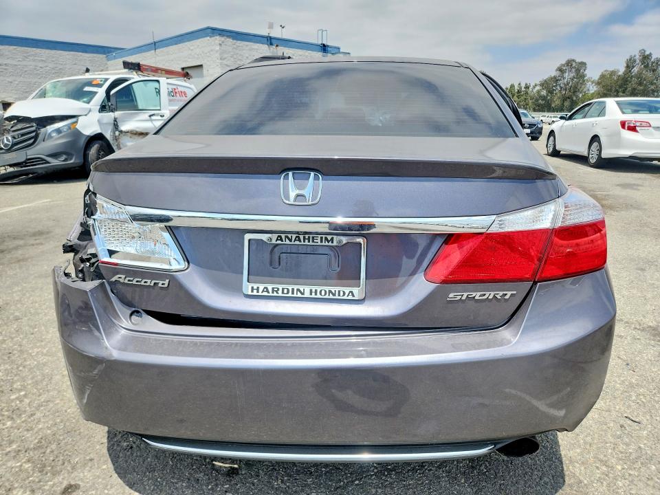 Продажа на аукционе авто 2015 Honda Accord, vin: 1HGCR2F57FA083643, номер лота: 85461915