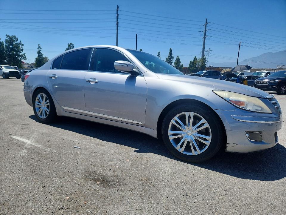2011 Hyundai Genesis მანქანა იყიდება აუქციონზე, vin: KMHGC4DF2BU129795, აუქციონის ნომერი: 55606896