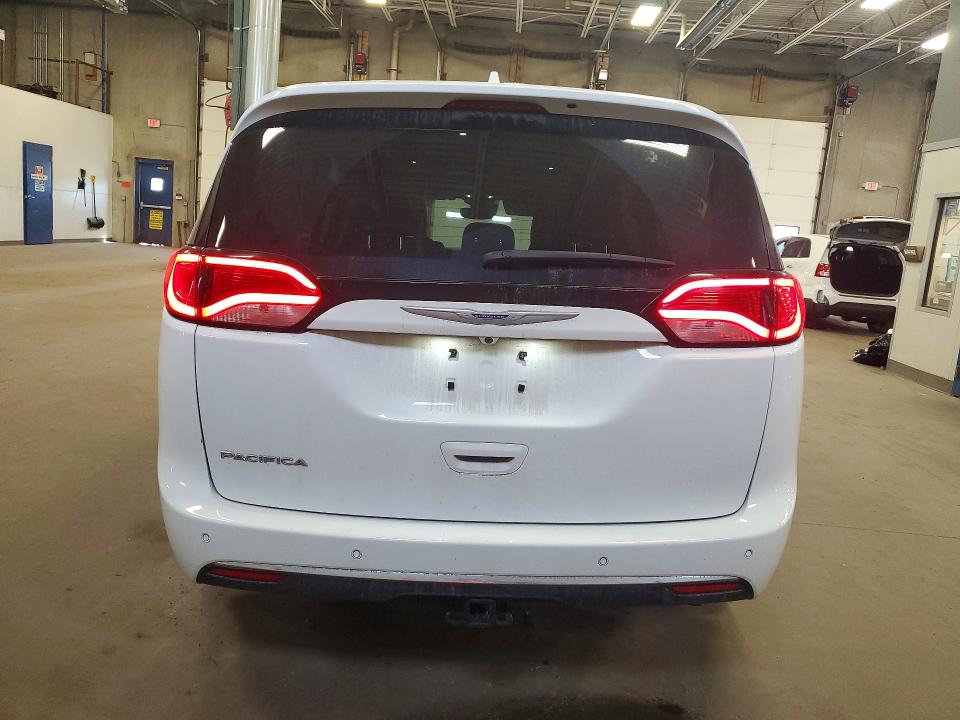 55592426 :رقم المزاد ، 2C4RC1EG4JR293712 vin ، 2018 Chrysler Pacifica مزاد بيع
