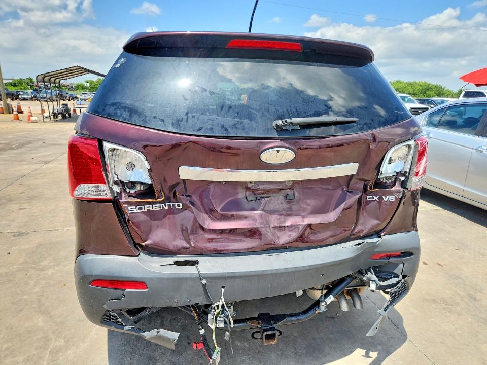 56796016 :رقم المزاد ، 5XYKU4A28BG024810 vin ، 2011 Kia Sorento مزاد بيع