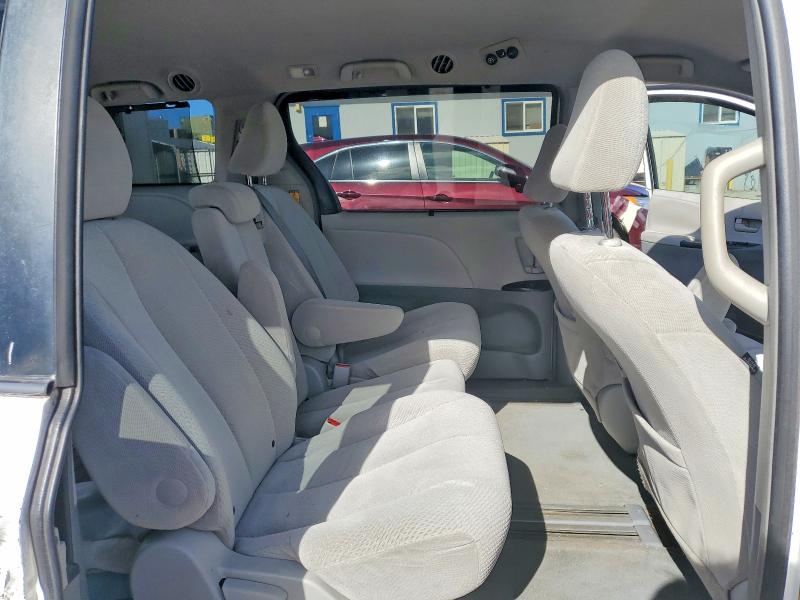 58797136 :رقم المزاد ، 5TDKK3DC1BS119801 vin ، 2011 Toyota Sienna مزاد بيع