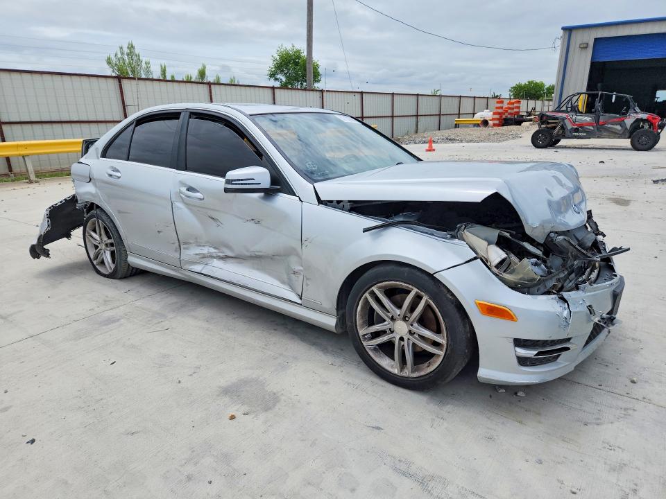 2013 Mercedes-benz C მანქანა იყიდება აუქციონზე, vin: WDDGF4HB2DR294017, აუქციონის ნომერი: 57132886