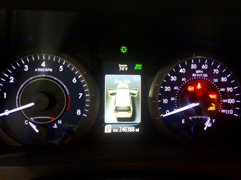 2018 Toyota Sienna მანქანა იყიდება აუქციონზე, vin: 5TDYZ3DC4JS946678, აუქციონის ნომერი: 57497826