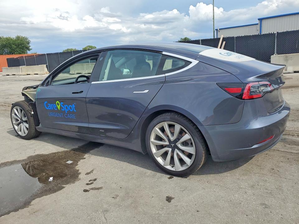 58072446 :رقم المزاد ، 5YJ3E1EA1JF059616 vin ، 2018 Tesla Model 3 مزاد بيع