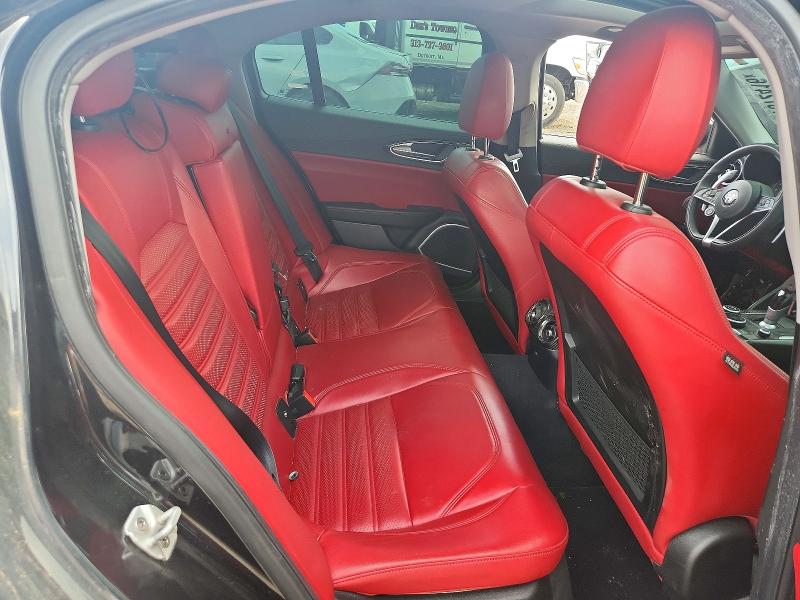 57572416 :رقم المزاد ، ZARFAEEN4H7544406 vin ، 2017 Alfa Romeo Giulia مزاد بيع