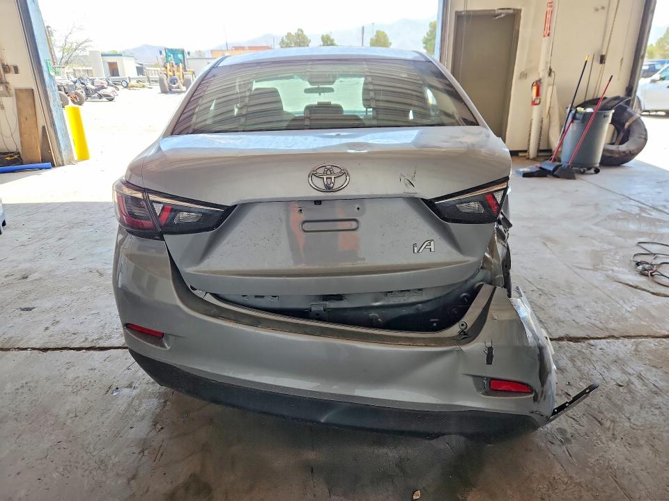 59294856 :رقم المزاد ، 3MYDLBYV0JY306404 vin ، 2018 Toyota Yaris Ia مزاد بيع