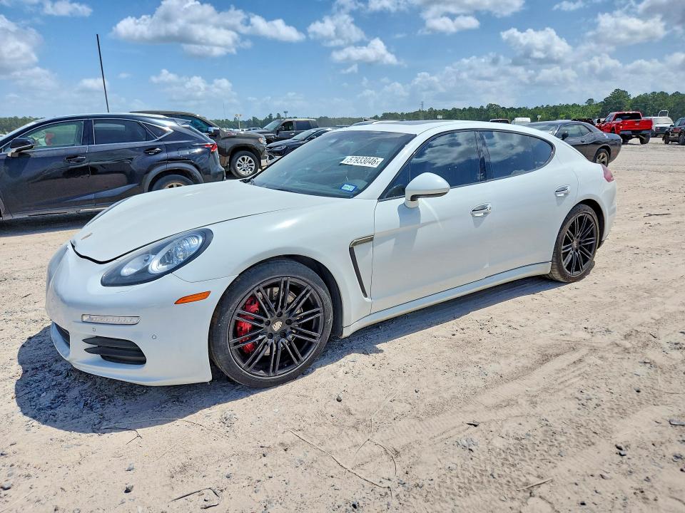 57933046 :رقم المزاد ، WP0AA2A72FL006947 vin ، 2015 Porsche Panamera مزاد بيع